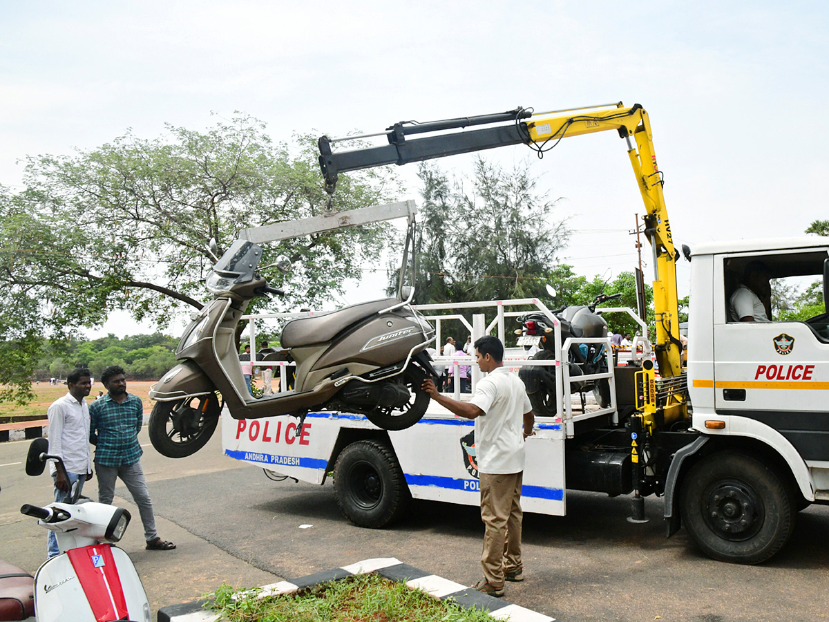 Best Photos of The Day in AP and Telangana Photo Gallery17