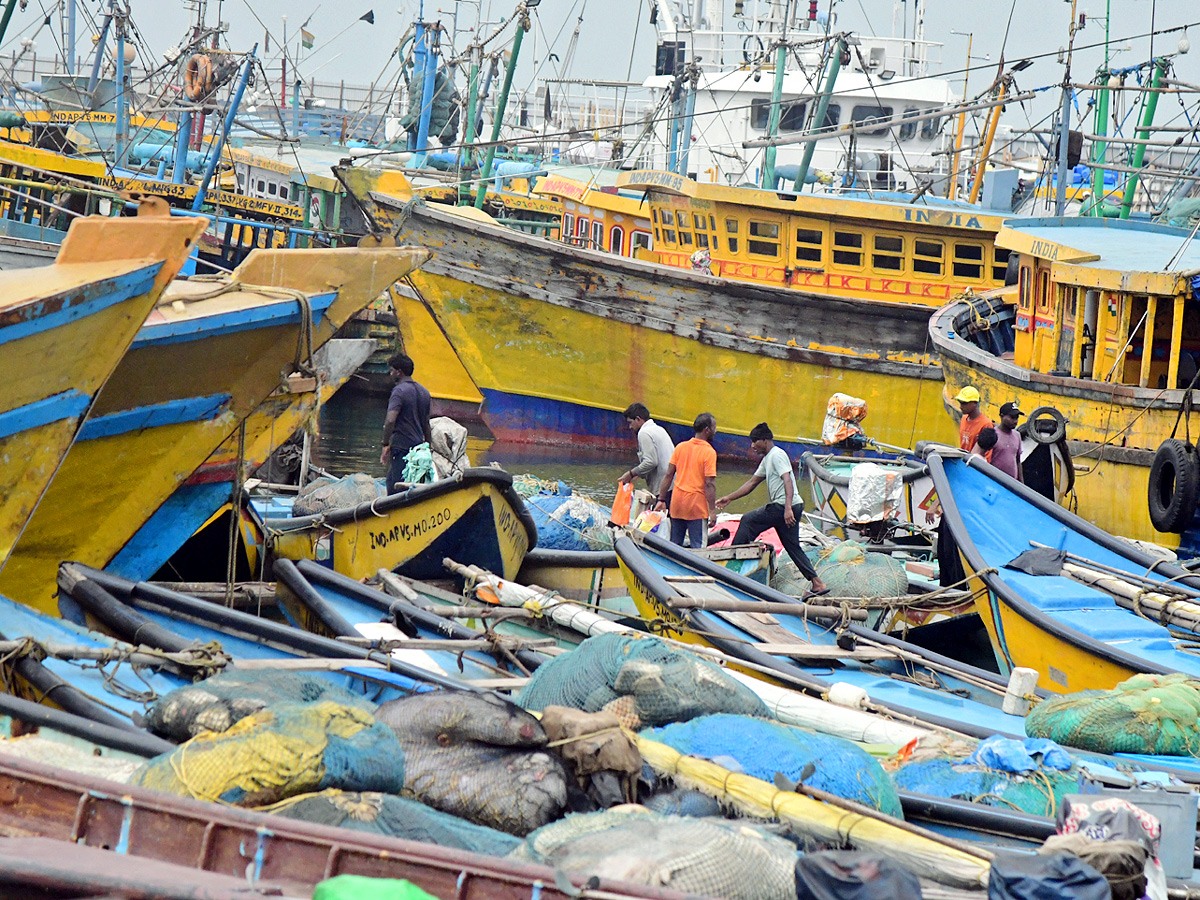 Best Photos of The Day in AP and Telangana Photo Gallery18