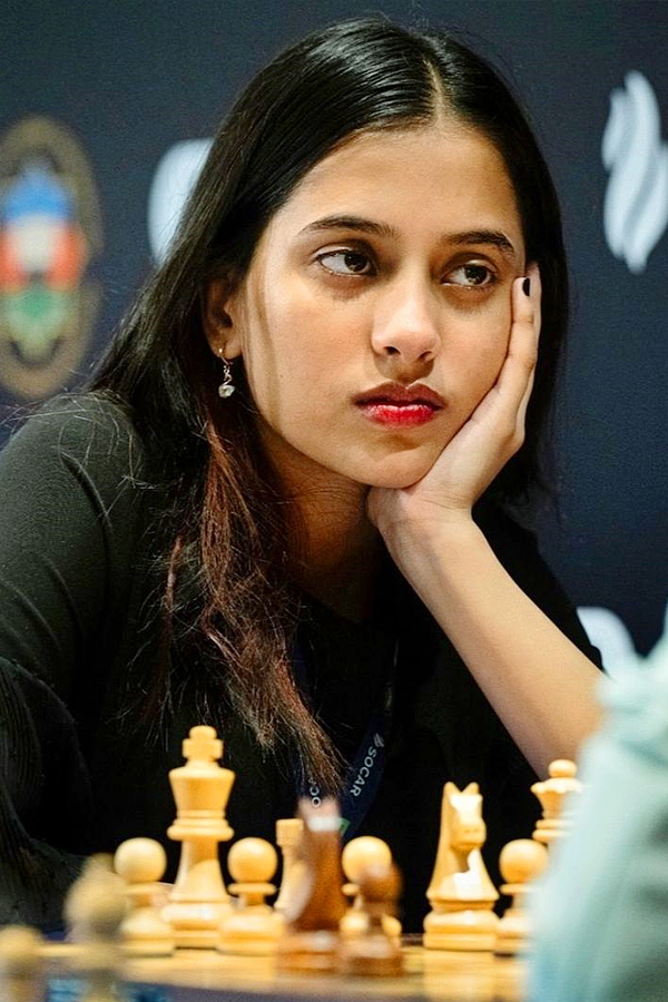 Nagpur Chess Queen Divya Deshmukh Won World Chess Juniors Pics Goes Viral Photos16