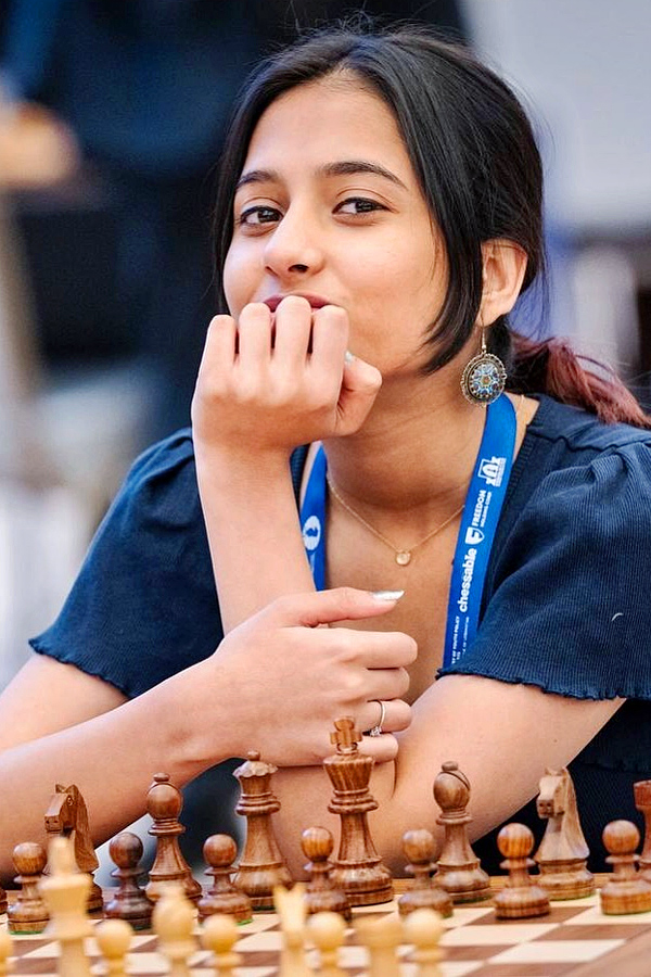 Nagpur Chess Queen Divya Deshmukh Won World Chess Juniors Pics Goes Viral Photos17