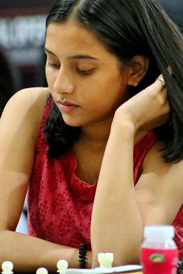 Nagpur Chess Queen Divya Deshmukh Won World Chess Juniors Pics Goes Viral Photos6