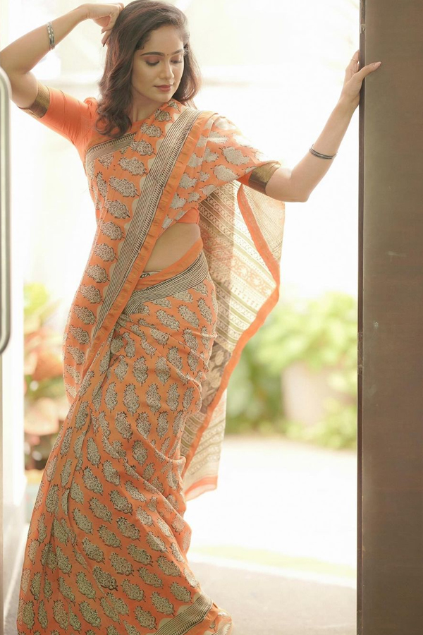 Telugu Serial Beauty Tejaswini Gowda Looks Like A Doll In Saree4