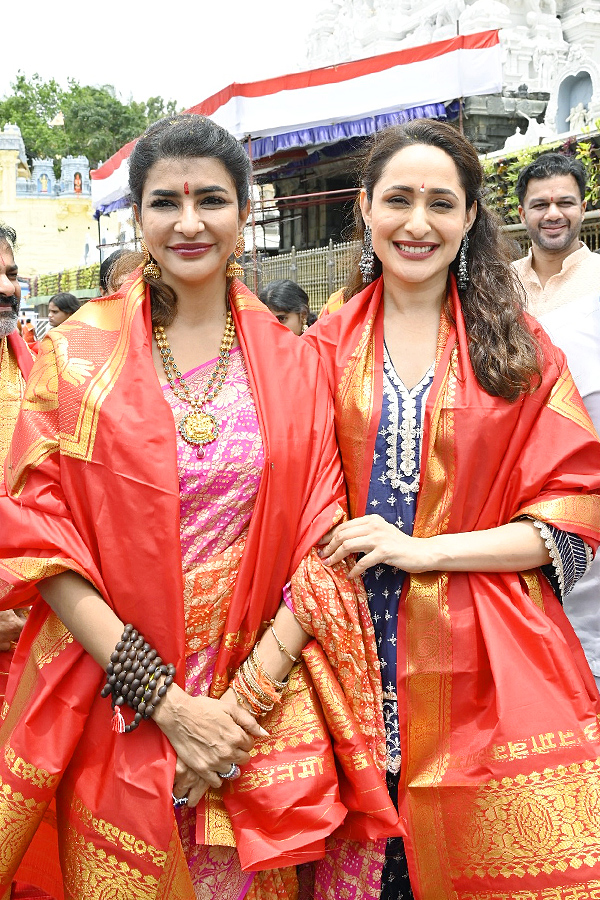 Tollywood celebreties visit Tirumala Tirupati Temple Photos8