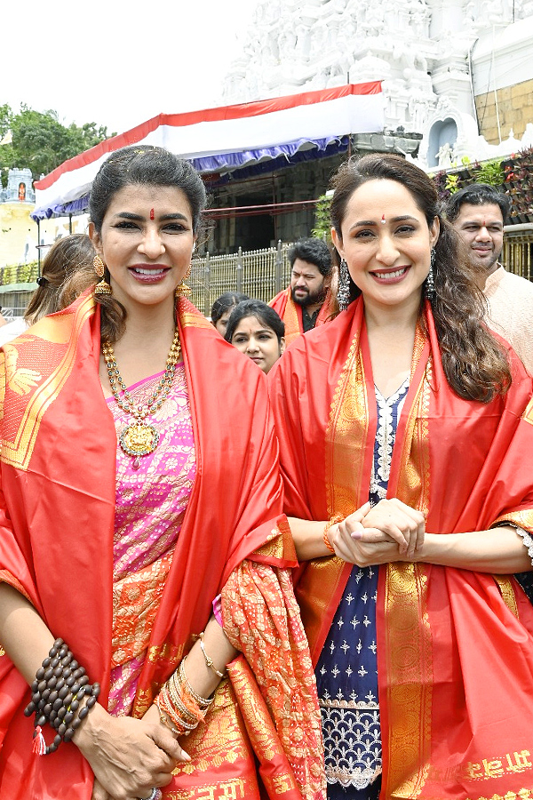 Tollywood celebreties visit Tirumala Tirupati Temple Photos9