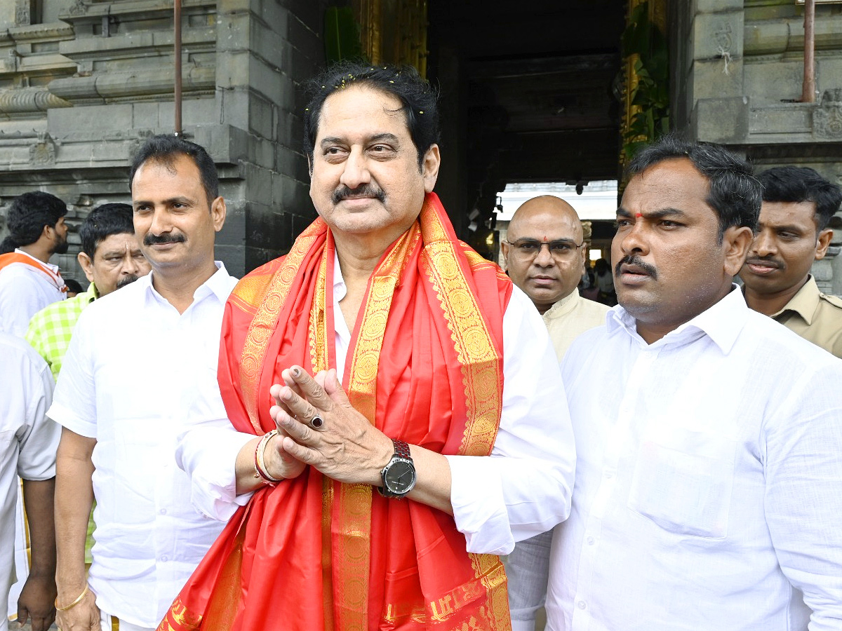 Tollywood celebreties visit Tirumala Tirupati Temple Photos11