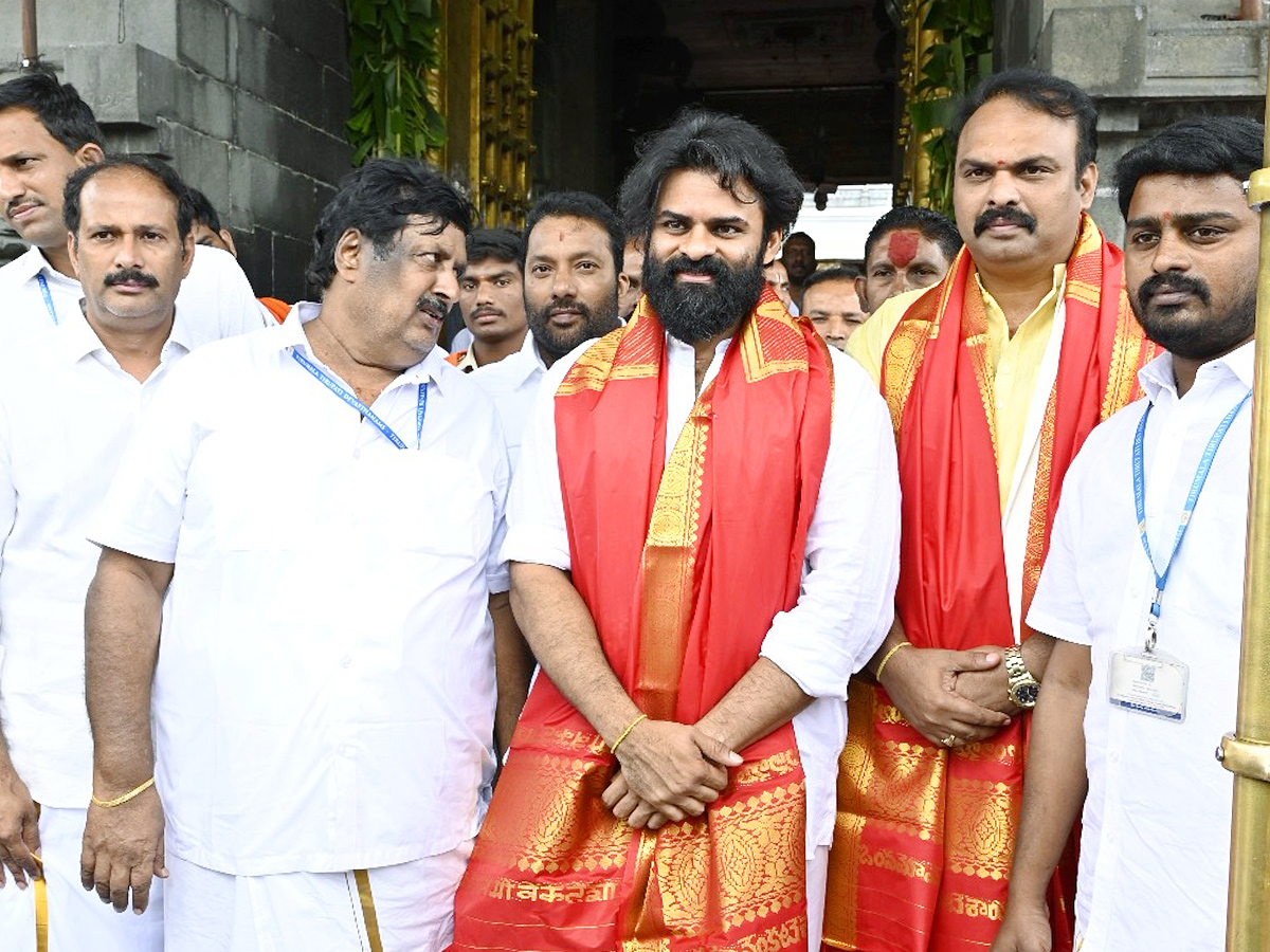 Tollywood celebreties visit Tirumala Tirupati Temple Photos14