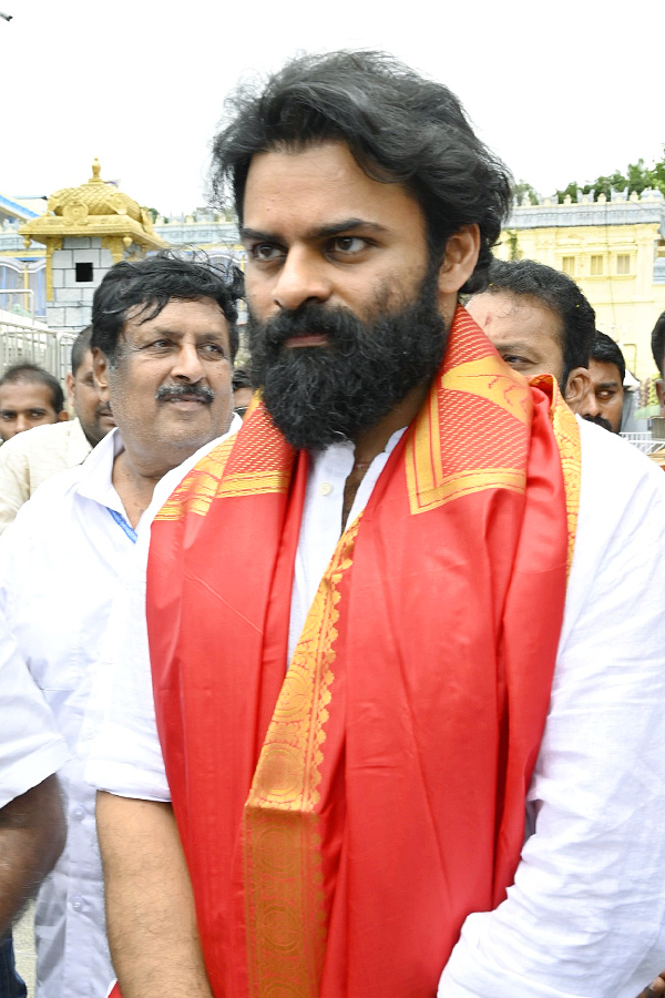 Tollywood celebreties visit Tirumala Tirupati Temple Photos17