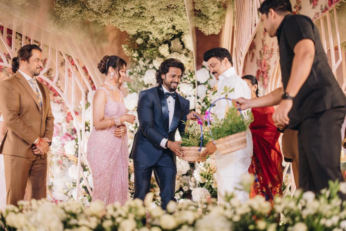 Aishwarya Arjun and Umapathy Reception Photos19