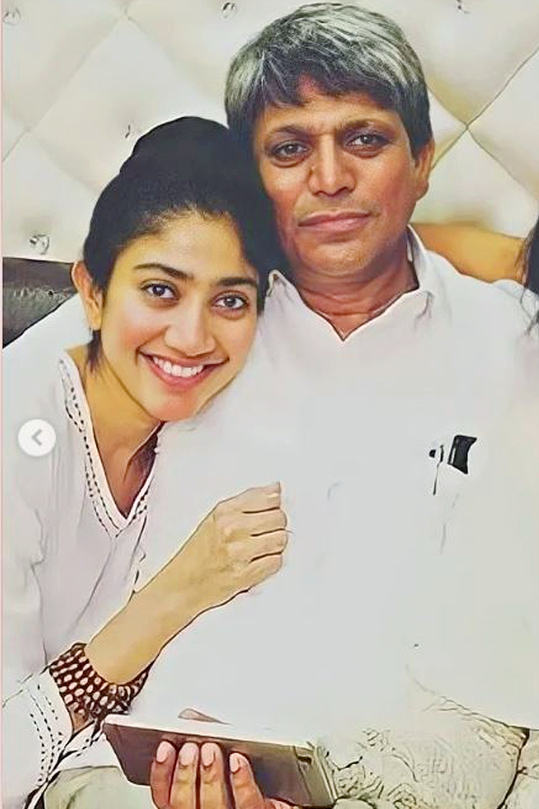 Father's Day 2024: Actress With Their Father Beautiful Photos14