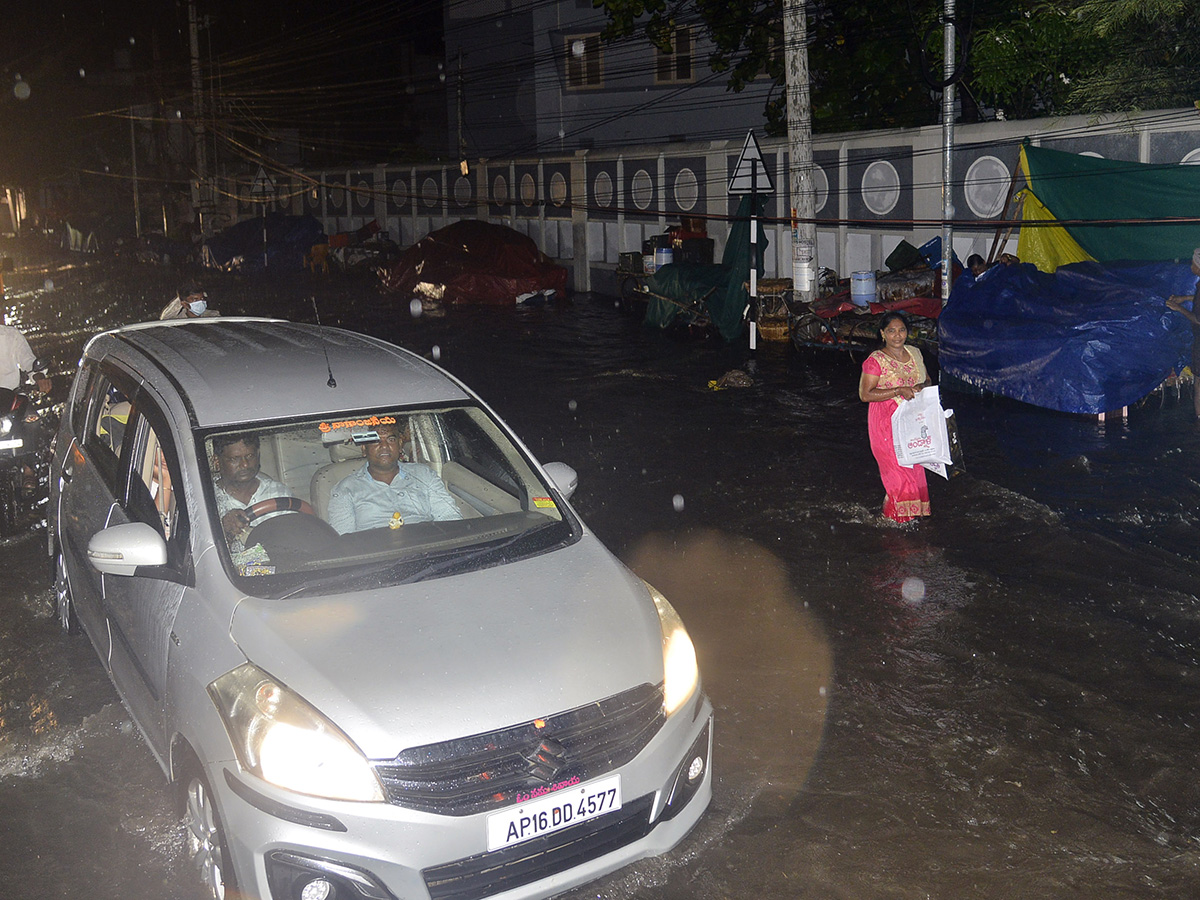 heavy rain in vijayawada photos 11