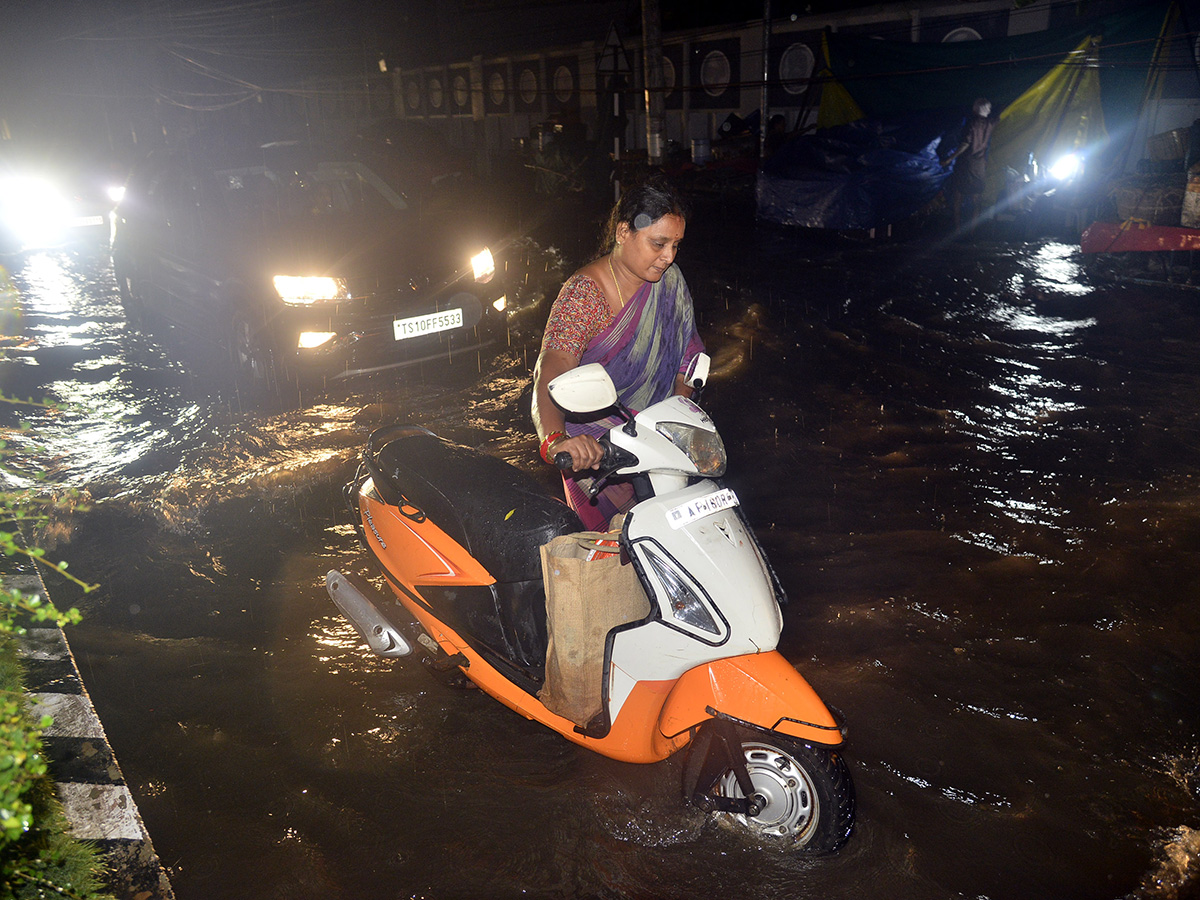 heavy rain in vijayawada photos 12