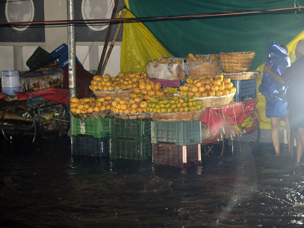 heavy rain in vijayawada photos 13