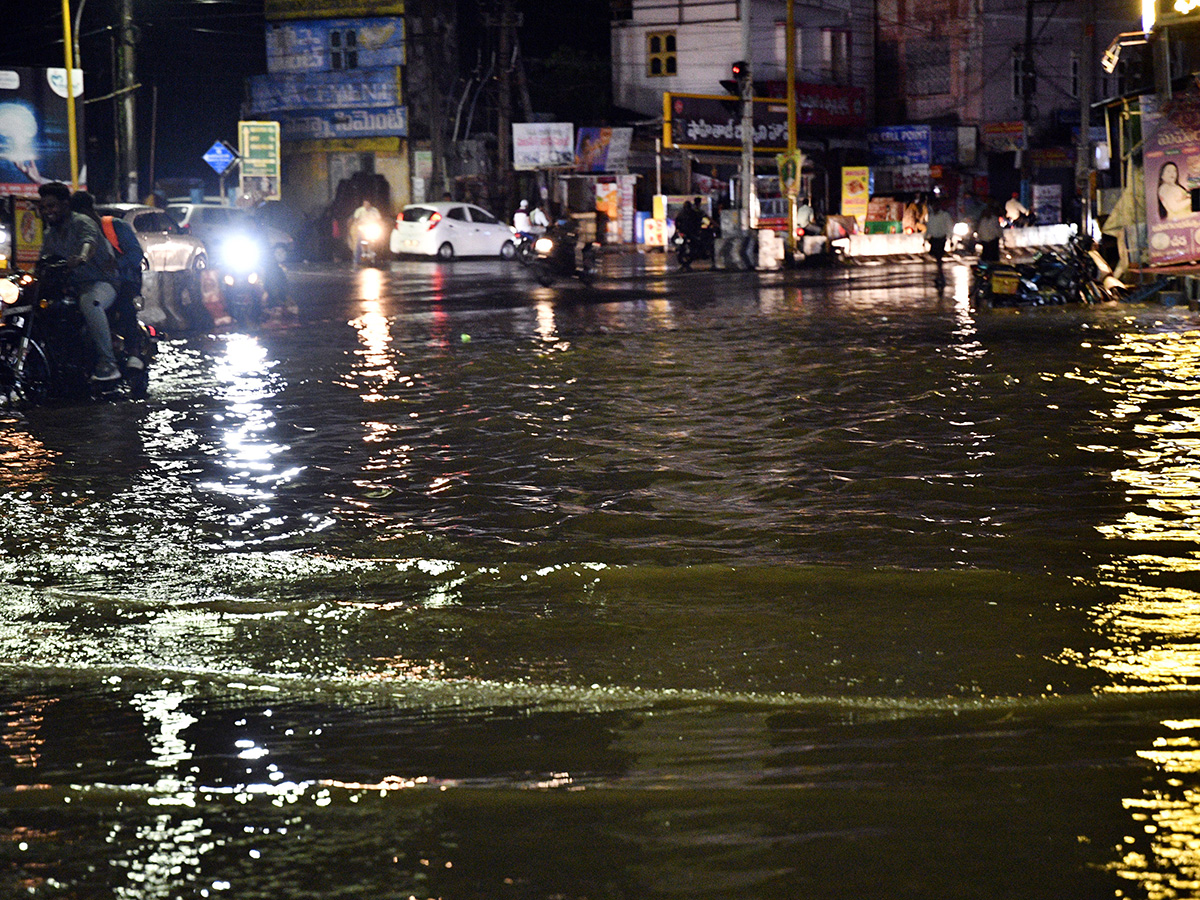 heavy rain in vijayawada photos 15