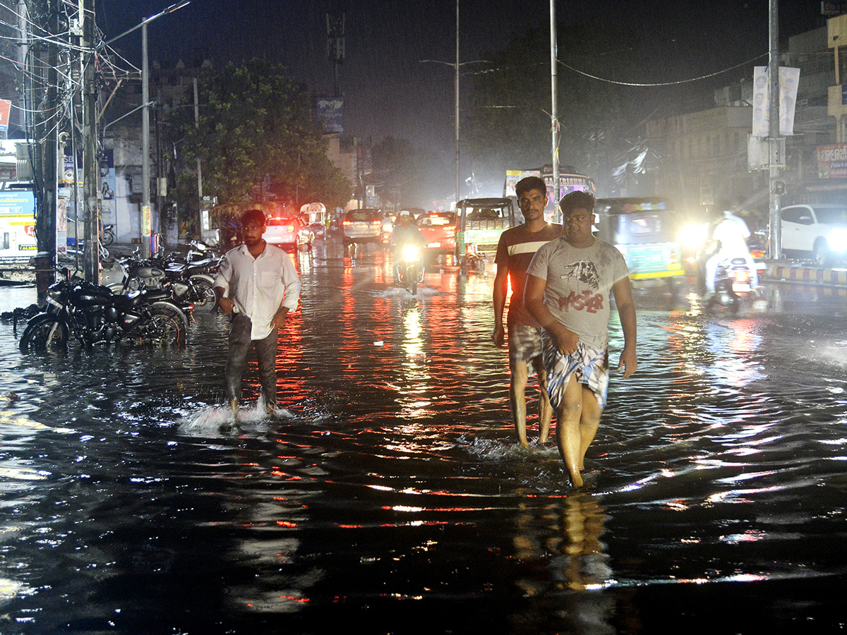 heavy rain in vijayawada photos 21