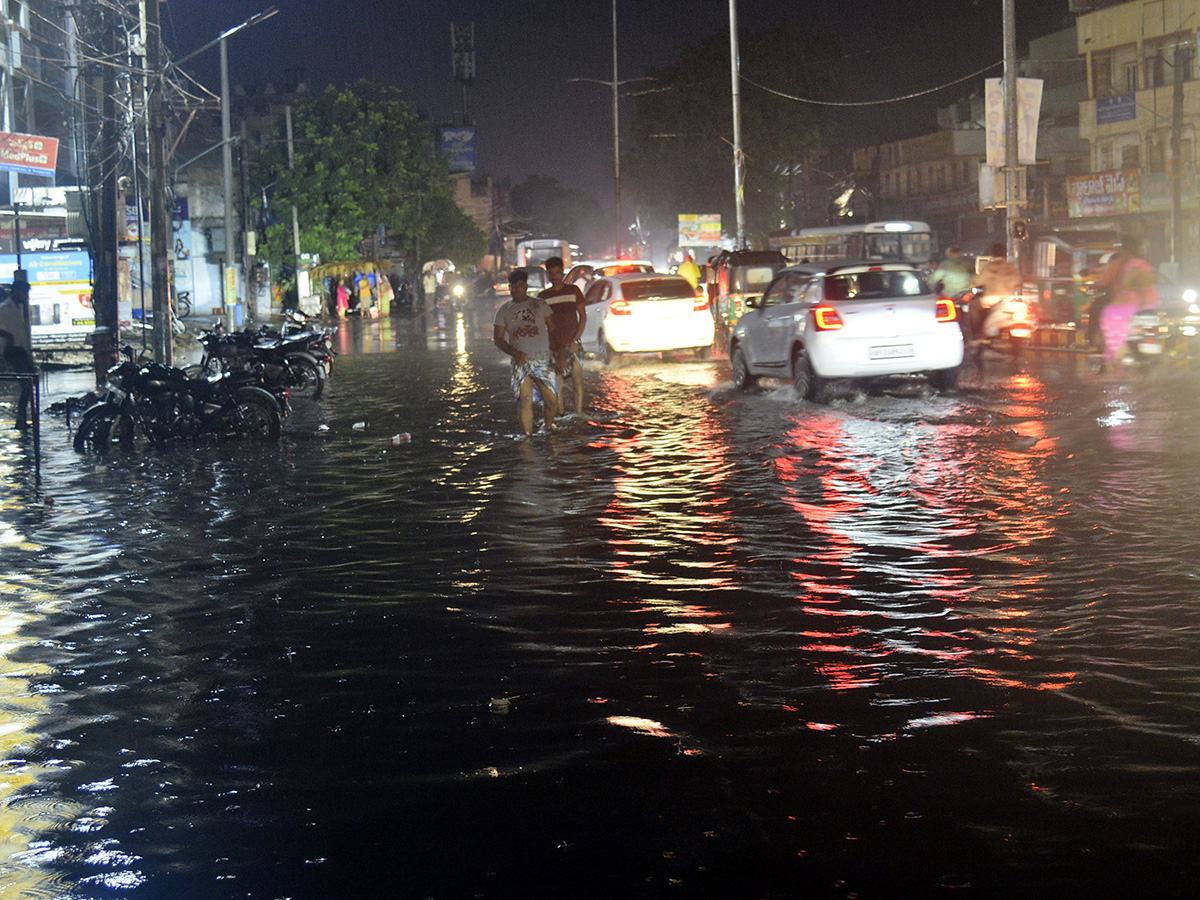 heavy rain in vijayawada photos 22