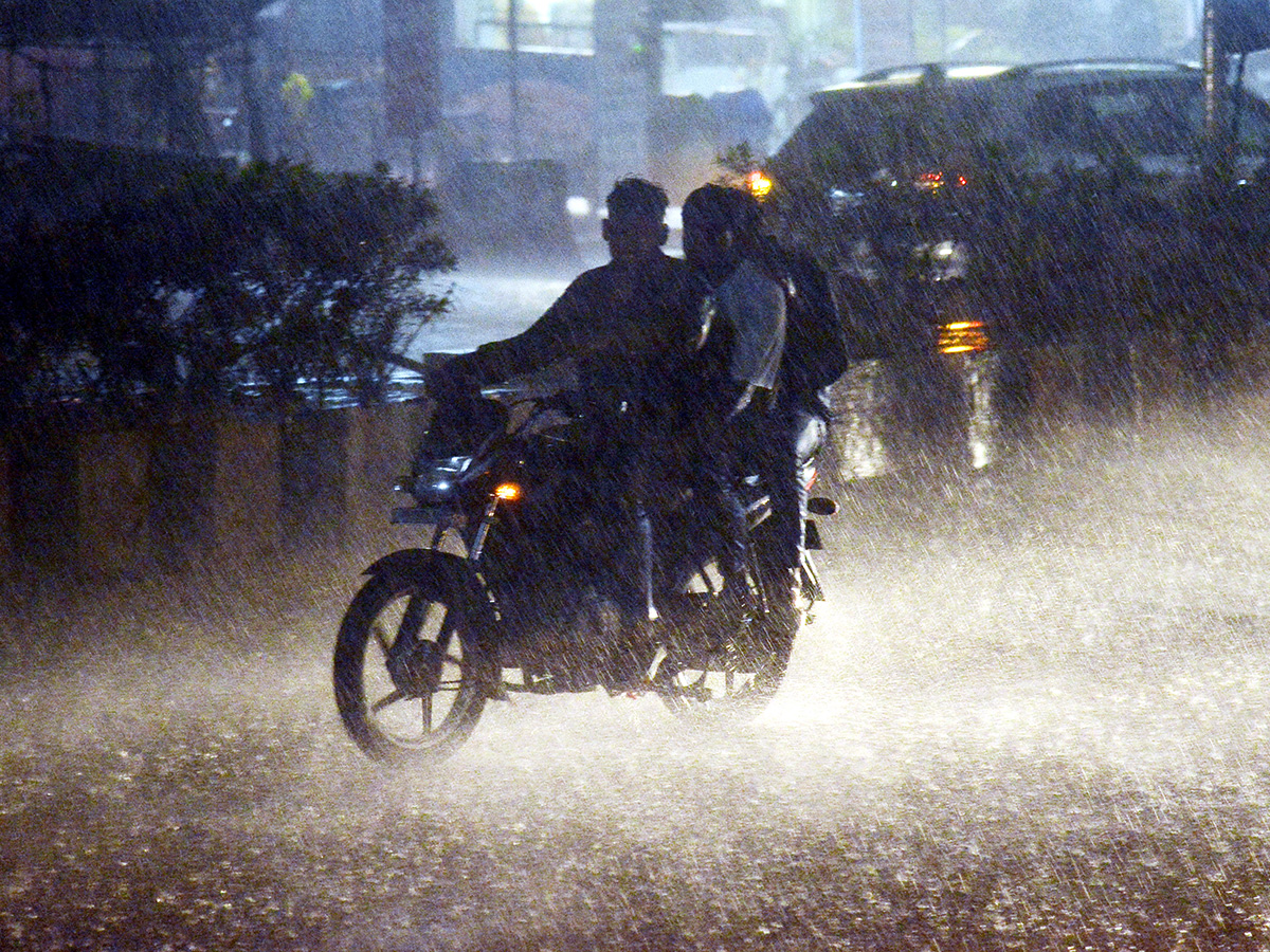 heavy rain in vijayawada photos 25