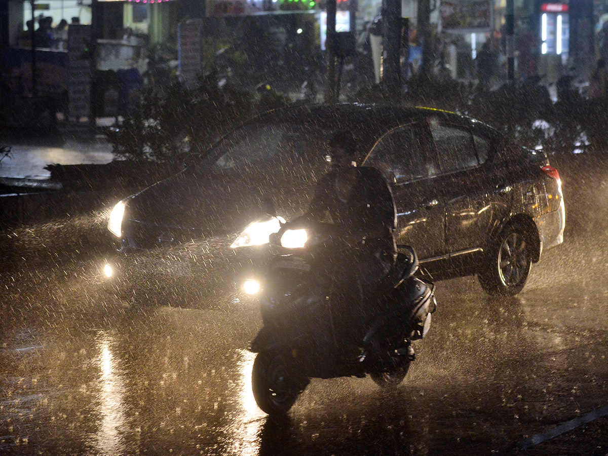 heavy rain in vijayawada photos 26