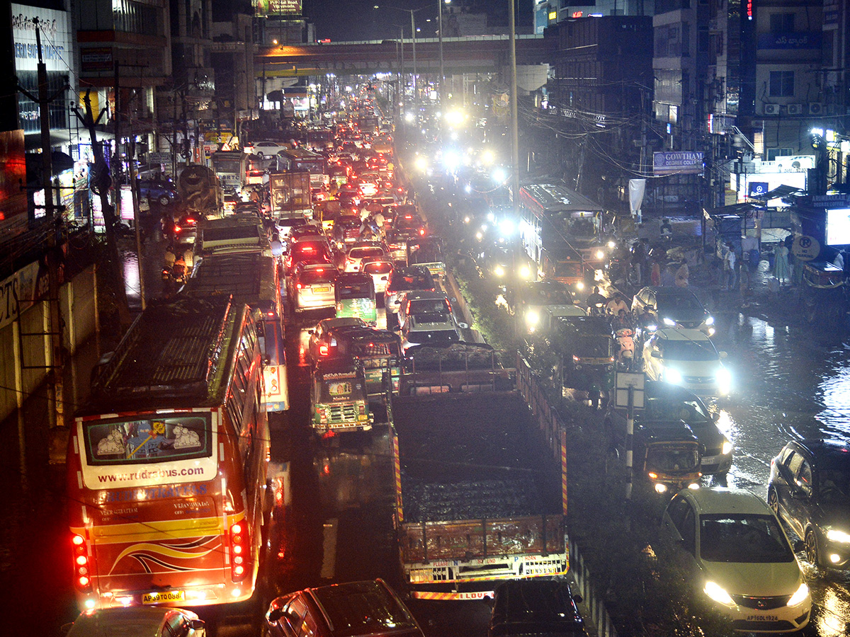 heavy rain in vijayawada photos 4