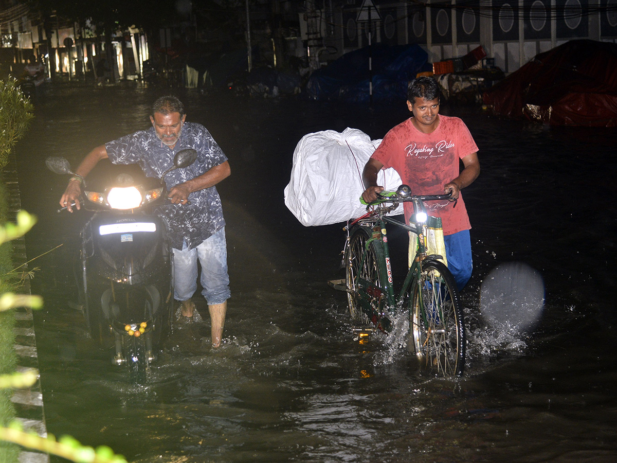 heavy rain in vijayawada photos 6