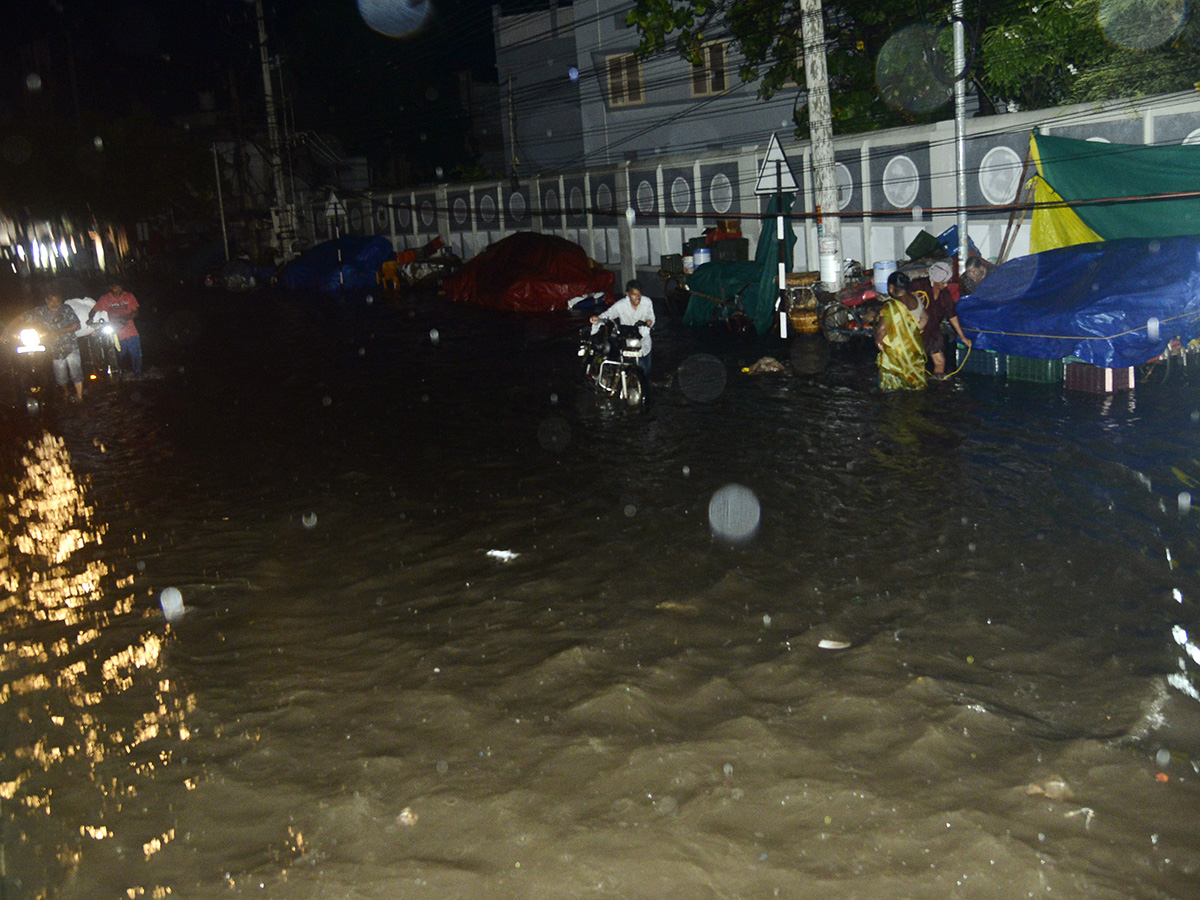 heavy rain in vijayawada photos 8