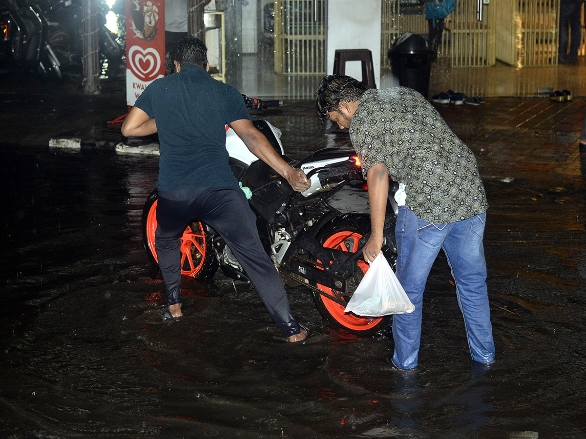 heavy rain in vijayawada photos 9