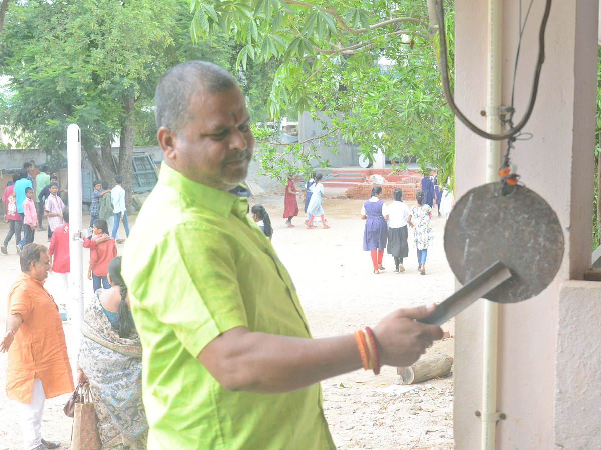 Best Photos of The Day in AP and Telangana Photo Gallery7