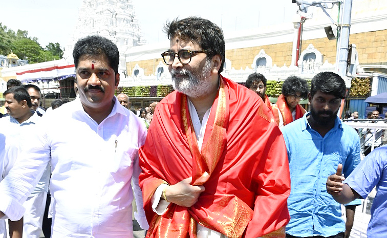 Director Trivikram Srinivas Visit Tirumala Photos2