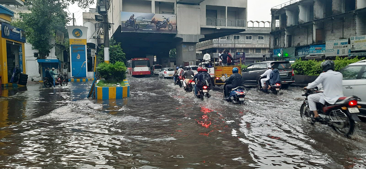 Heavy rain lashes most parts of Hyderabad Photos2