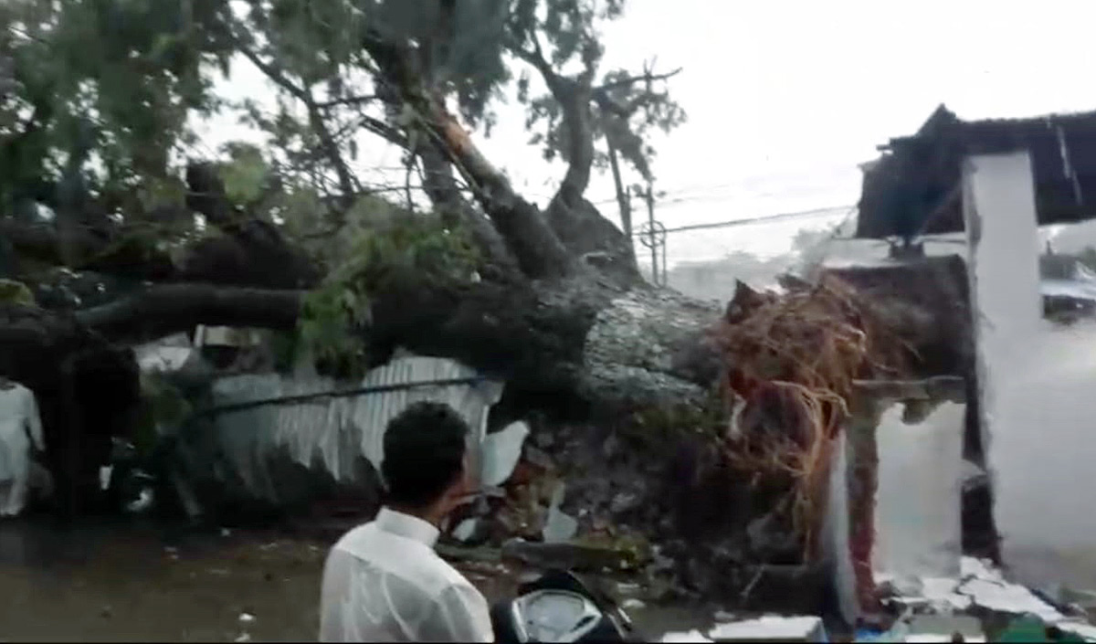 Heavy rain lashes most parts of Hyderabad Photos3