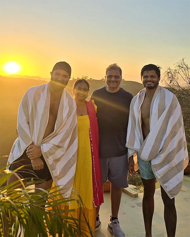 Vijay Deverakonda Family Tour Photos5