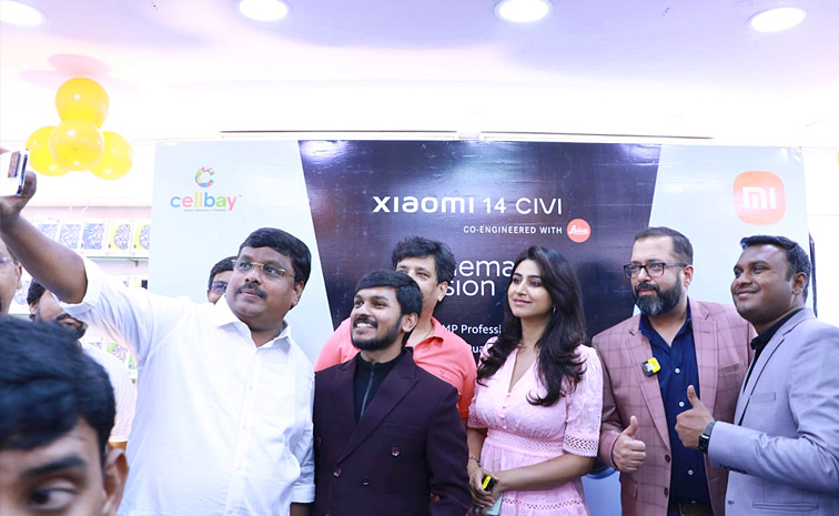 Actress Varshini Launch Cellbay Store At Gachibowli: Photos10