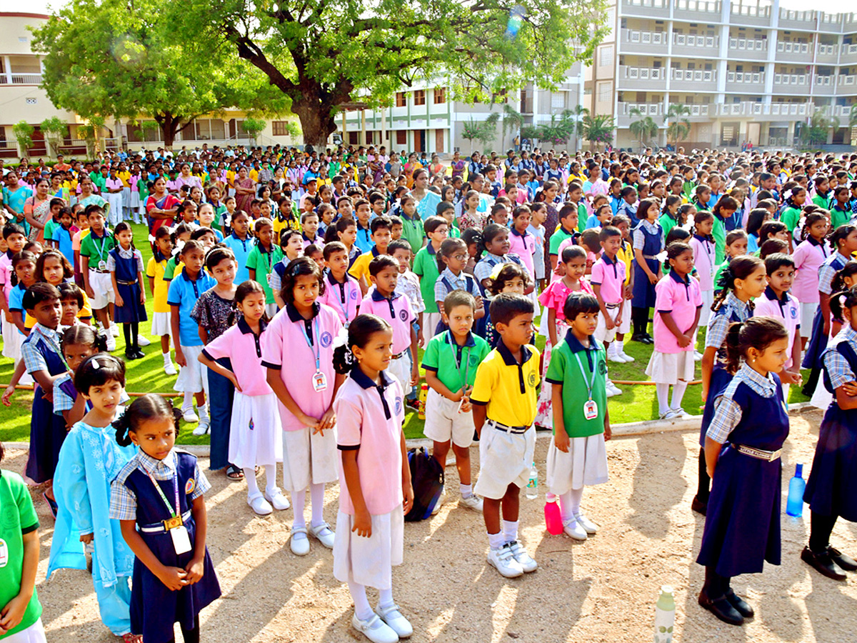 Best Photos of The Day in AP and Telangana Photo Gallery4