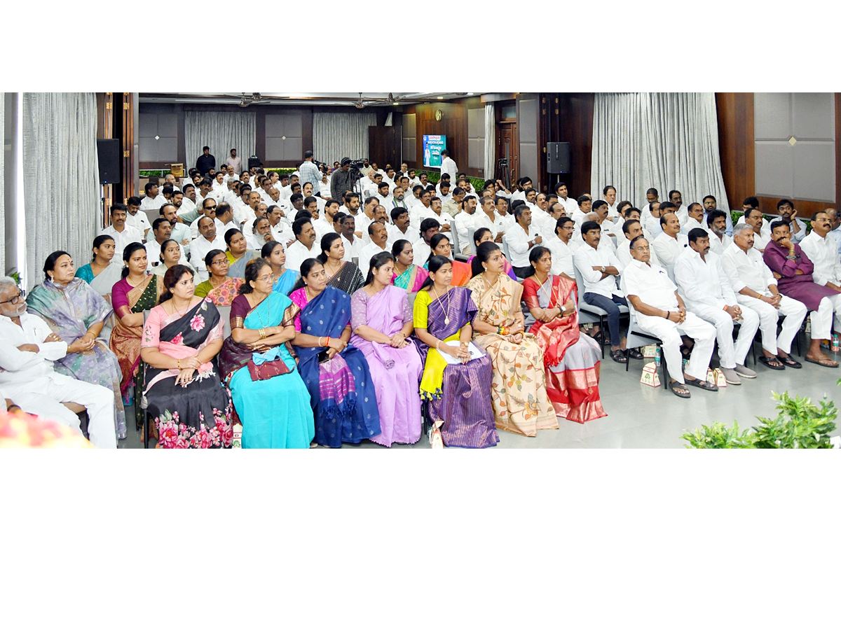 YS Jagan Key Meeting With YSRCP Leaders At Tadepalli Photos2