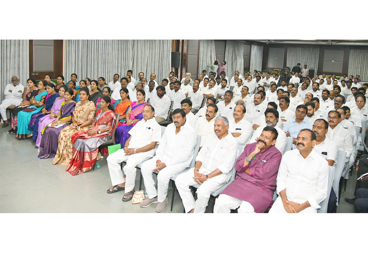 YS Jagan Key Meeting With YSRCP Leaders At Tadepalli Photos3