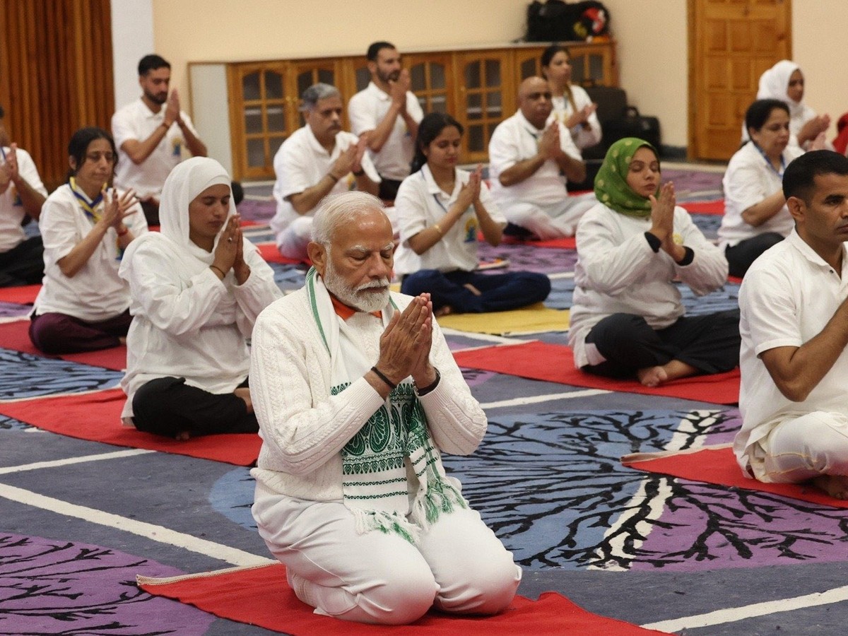 International Yoga day 2024 Yoga Poses Of Celebrities2