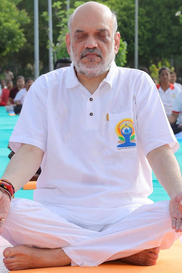 International Yoga day 2024 Yoga Poses Of Celebrities3