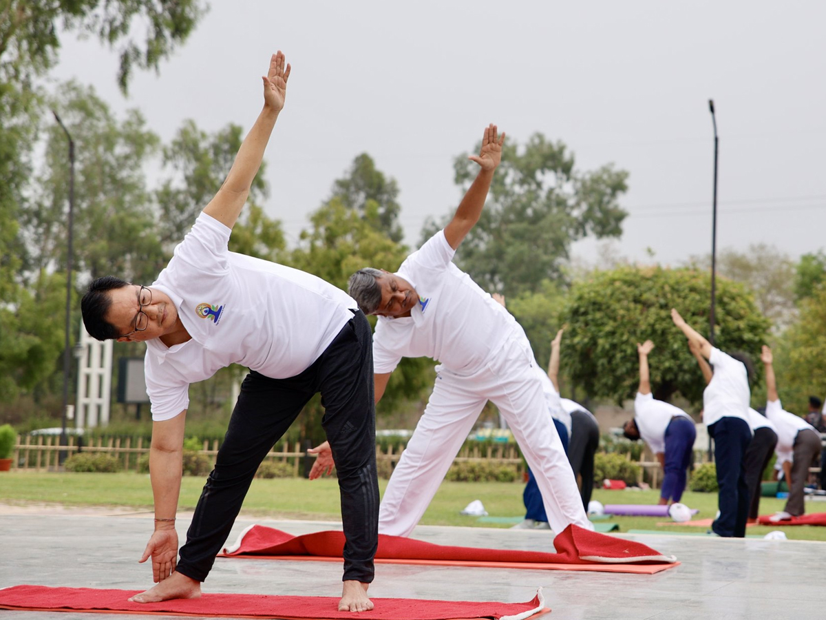 International Yoga day 2024 Yoga Poses Of Celebrities5