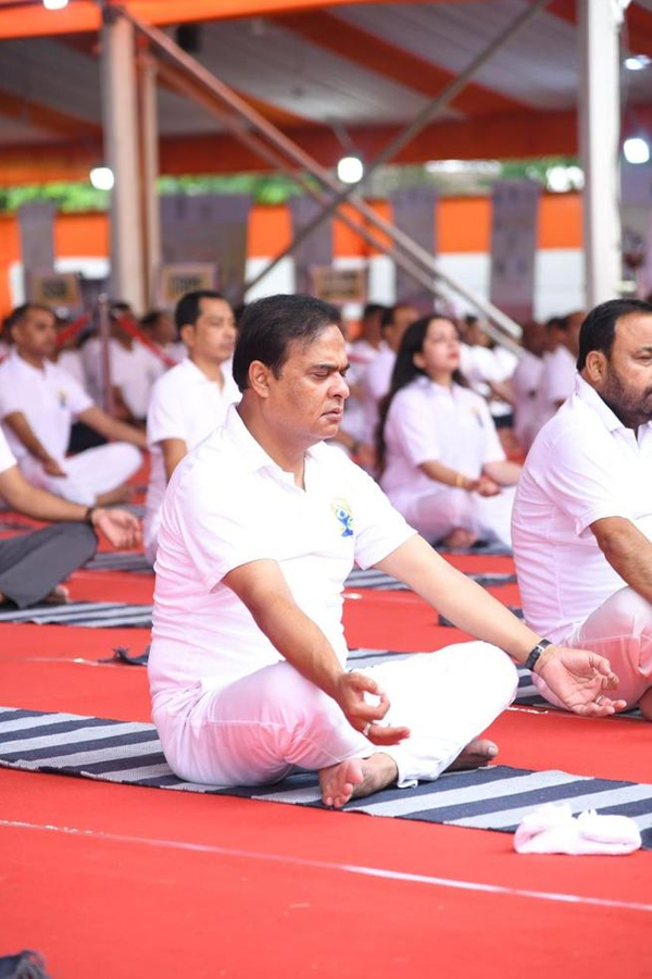 International Yoga day 2024 Yoga Poses Of Celebrities10