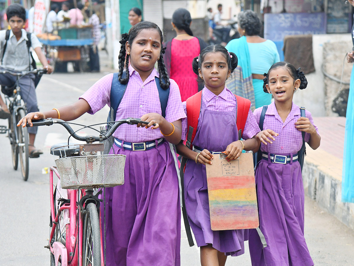 Best Photos of The Day in AP and Telangana Photo Gallery3