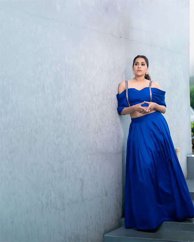 Anchor Rashmi Gautam Hot Photos9