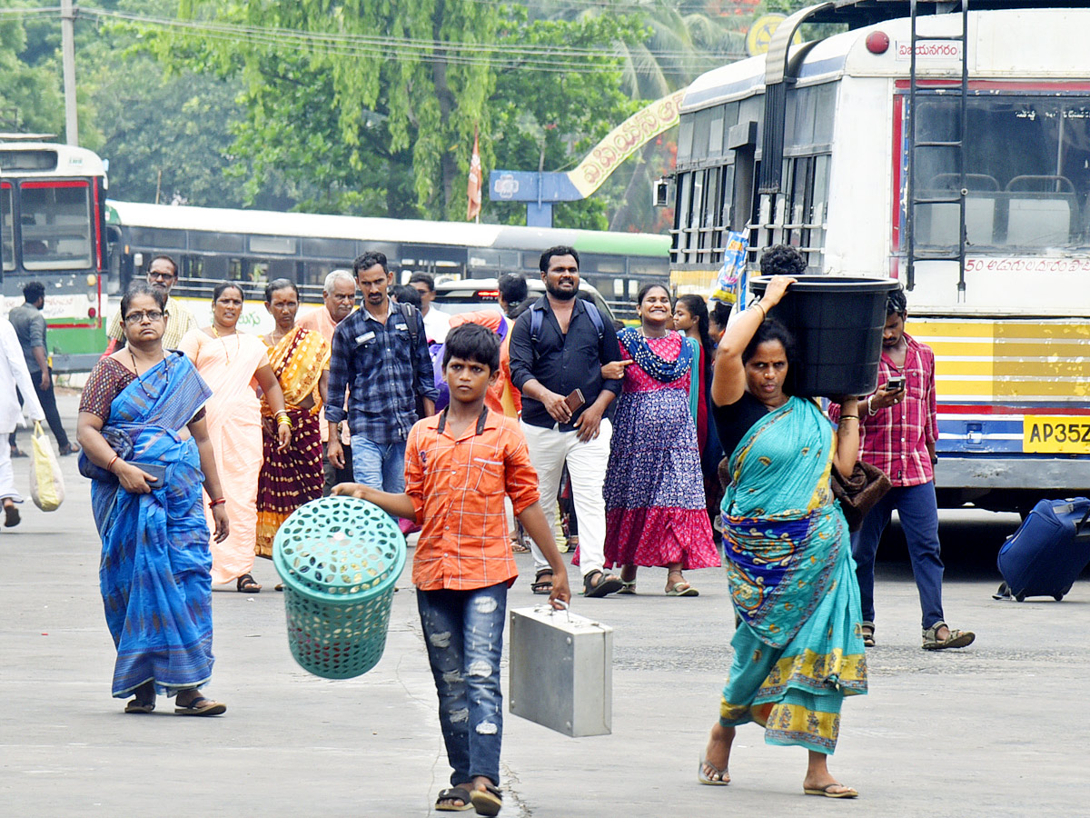 Best Photos of The Day in AP and Telangana Photo Gallery14