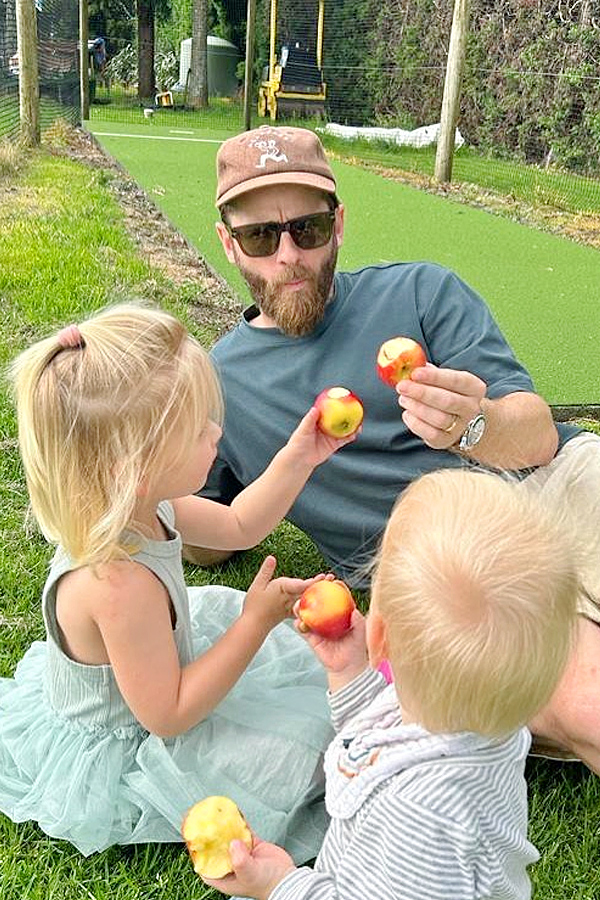 Interesting Facts About Kane Williamson And Family Photos16