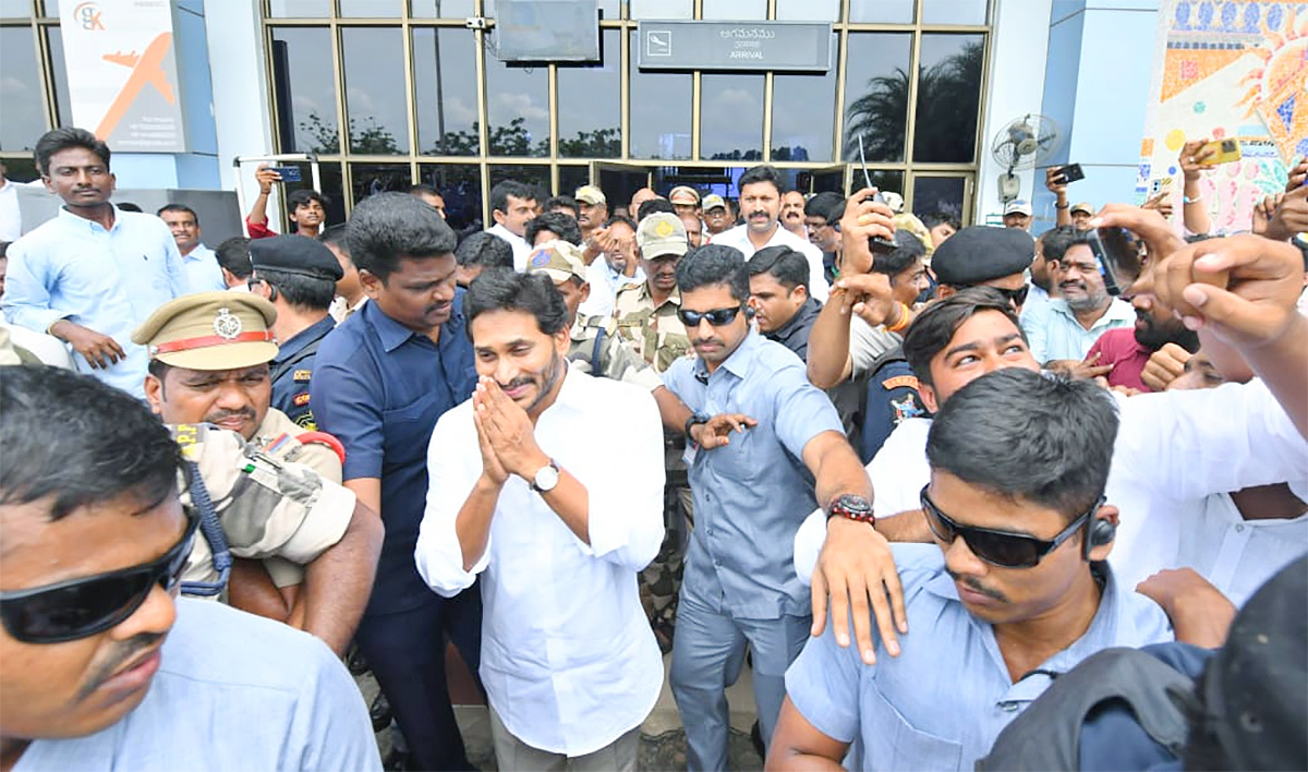 YS Jagan In Pulivendula Photos7