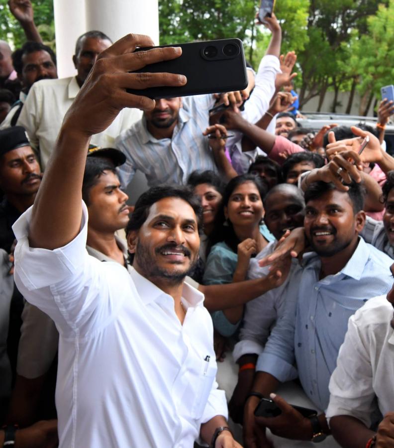 YS Jagan Mohan Reddy At Pulivendula Photos11