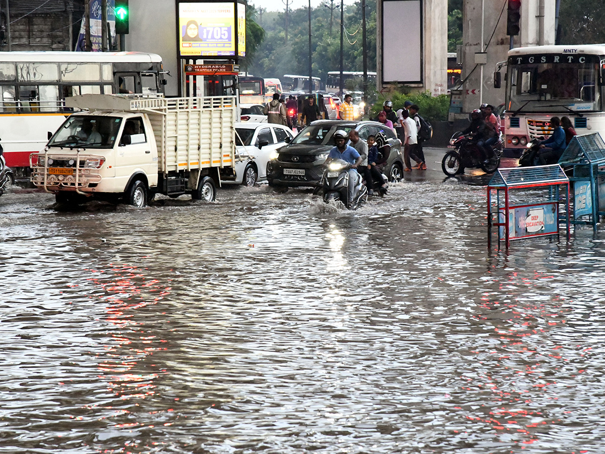 Heavy Rains In Hyderabad Photos10