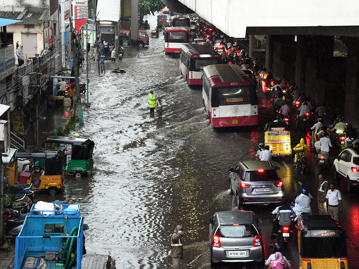 Heavy Rains In Hyderabad Photos14