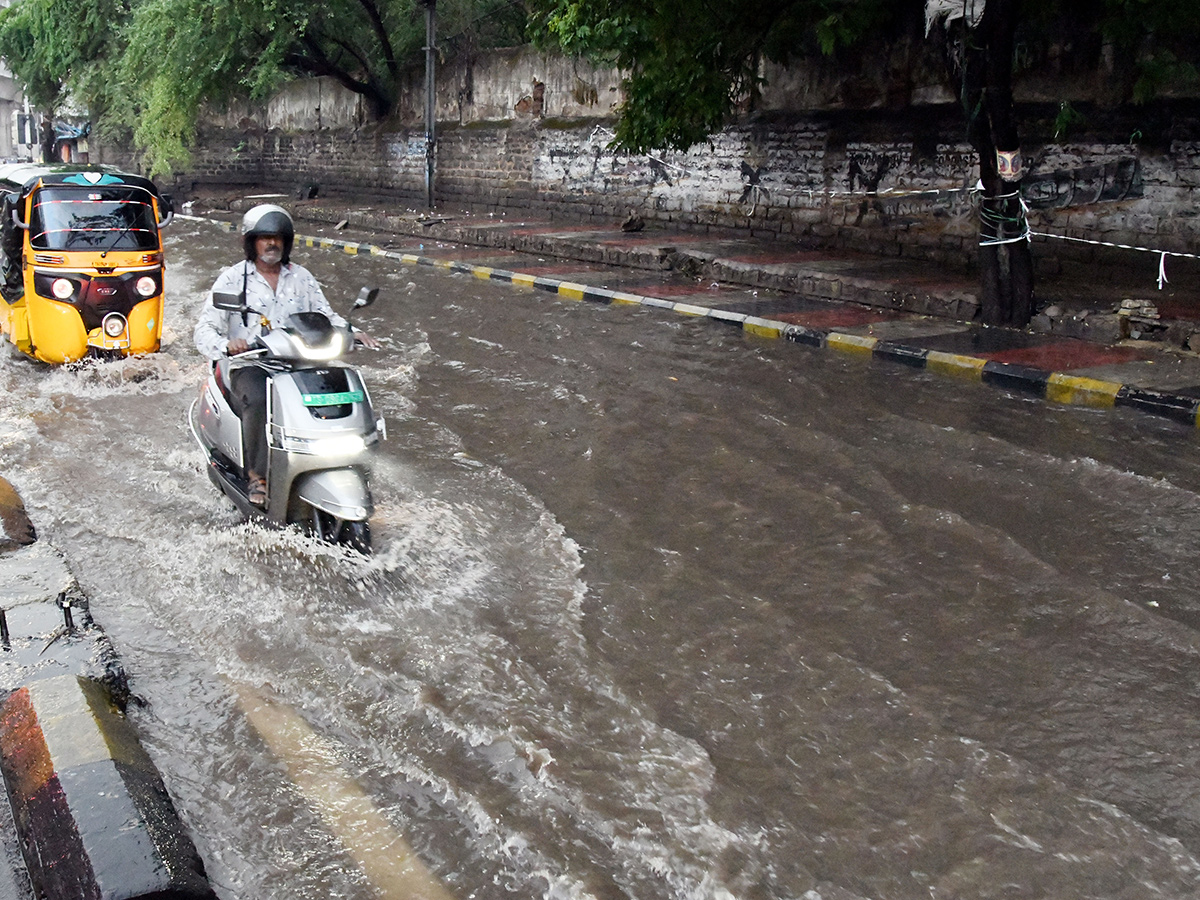 Heavy Rains In Hyderabad Photos16