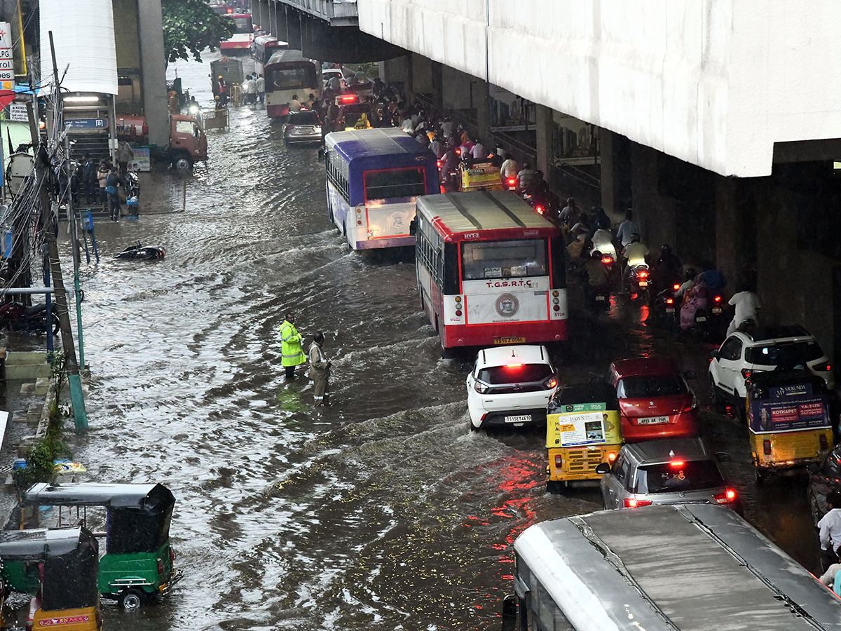 Heavy Rains In Hyderabad Photos8