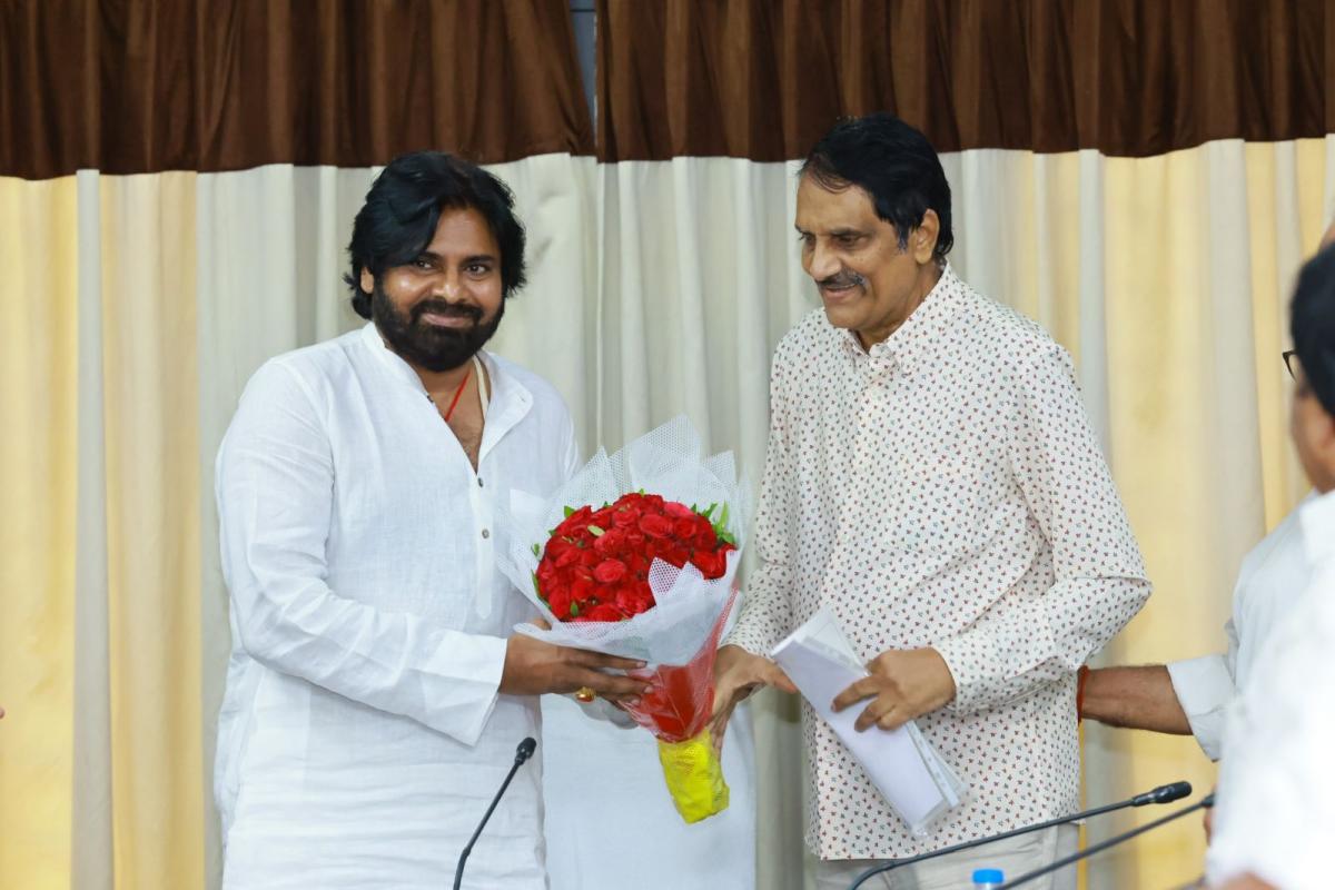 Tollywood Producers Meets Deputy CM Pawan Kalyan Photos4