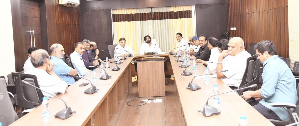 Tollywood Producers Meets Deputy CM Pawan Kalyan Photos5